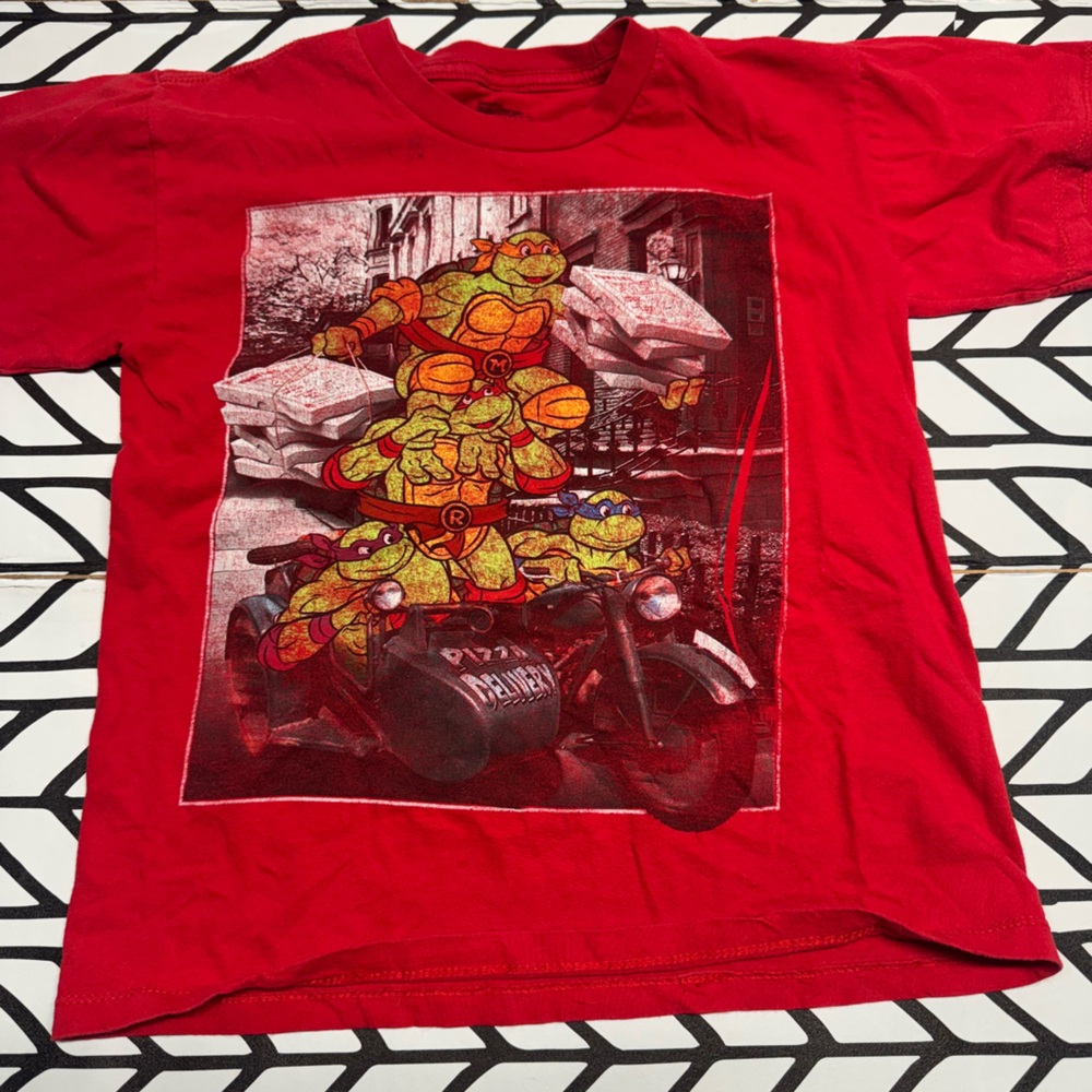 5/$10- Nickelodeon Teenage Mutant Ninja Turtles t-shirt size small